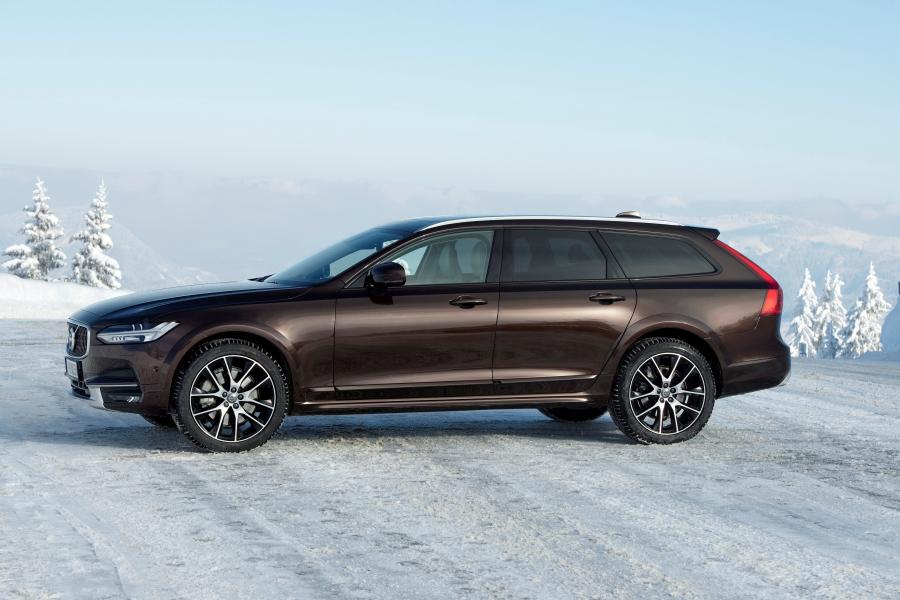  Volvo V90 D5 Cross Country 2016 года  (WW) (фото 3 из 36)